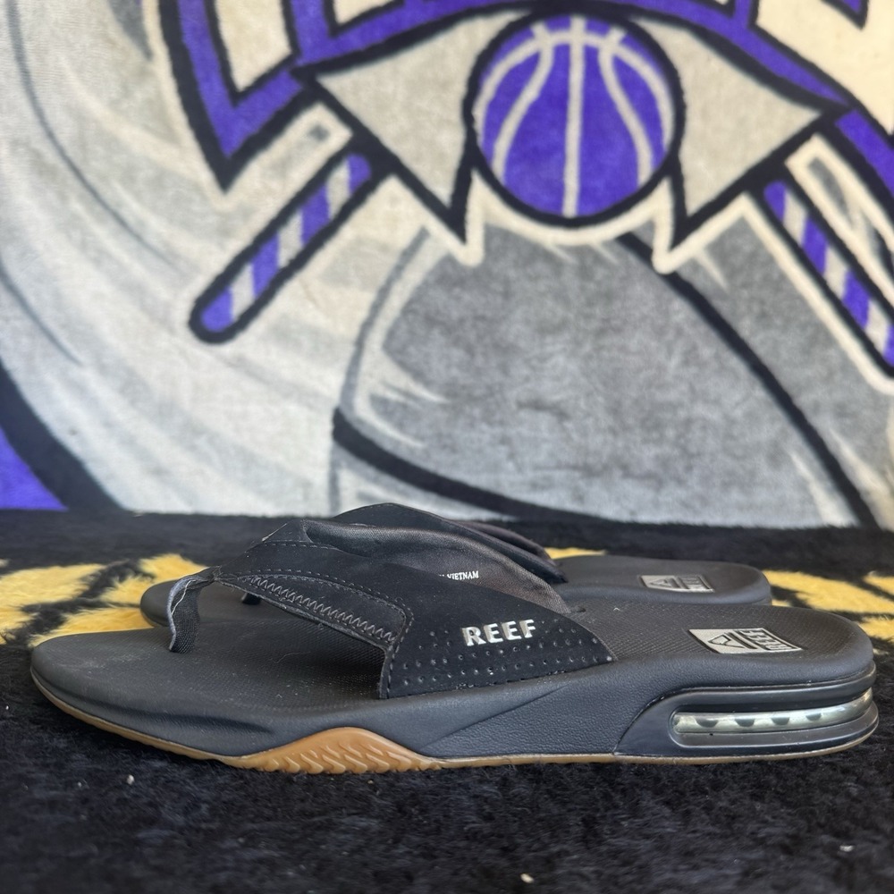 Size 9 - REEF "Fanning" Flip-Flop Sandal Bottle Opener Black / Silver Men's